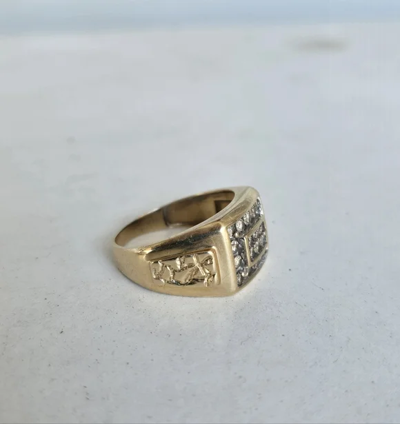 Mens solid 14k yellow gold Genuine diamonds cluster signet ring